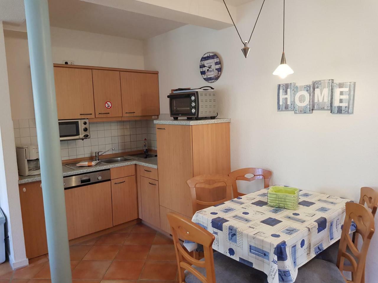 Ferienwohnung 4 im Haus am See mit Wintergarten und Terrasse Seedorf  Zimmer foto