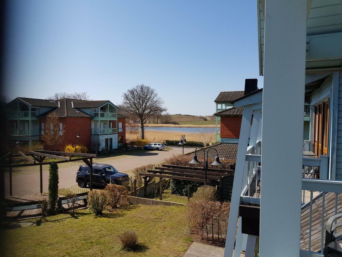 Ferienwohnung 4 im Haus am See mit Wintergarten und Terrasse Seedorf  Zimmer foto